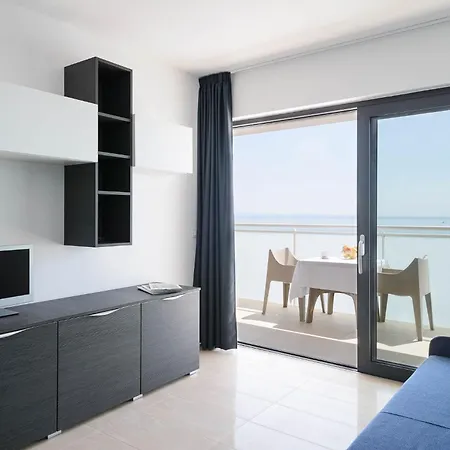 Well-equipped Flat Just 50m From The Apartment Lignano Sabbiadoro