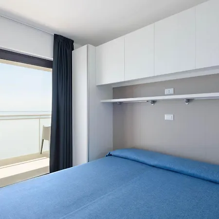 Well-equipped Flat Just 50m From The * Lignano Sabbiadoro