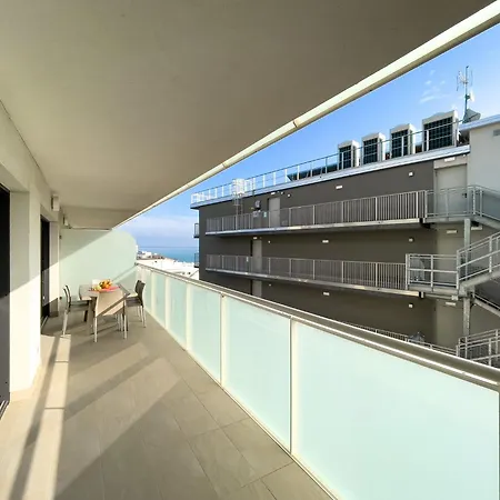 Well-equipped Flat Just 50m From The Apartment Lignano Sabbiadoro